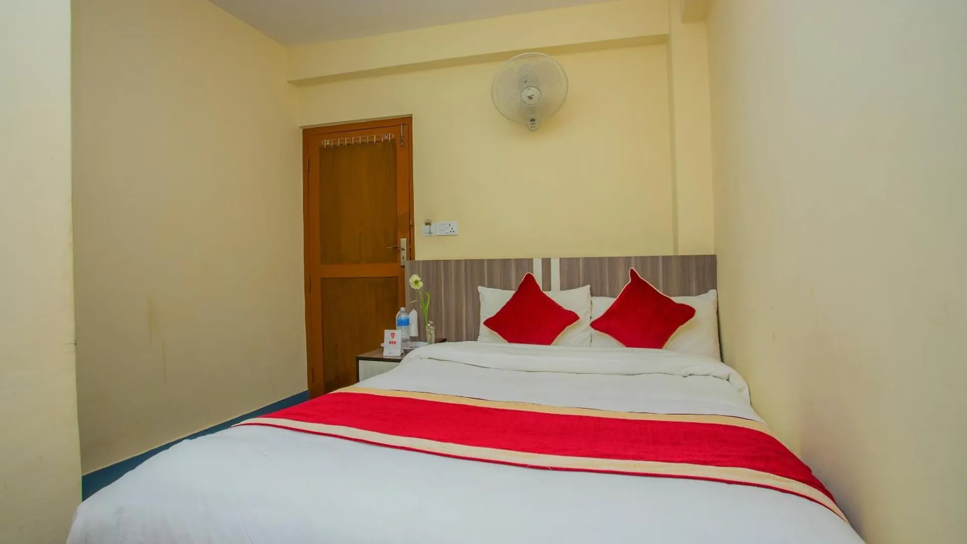 Oyo 297 Hotel Aayam Kathmandu 2*,