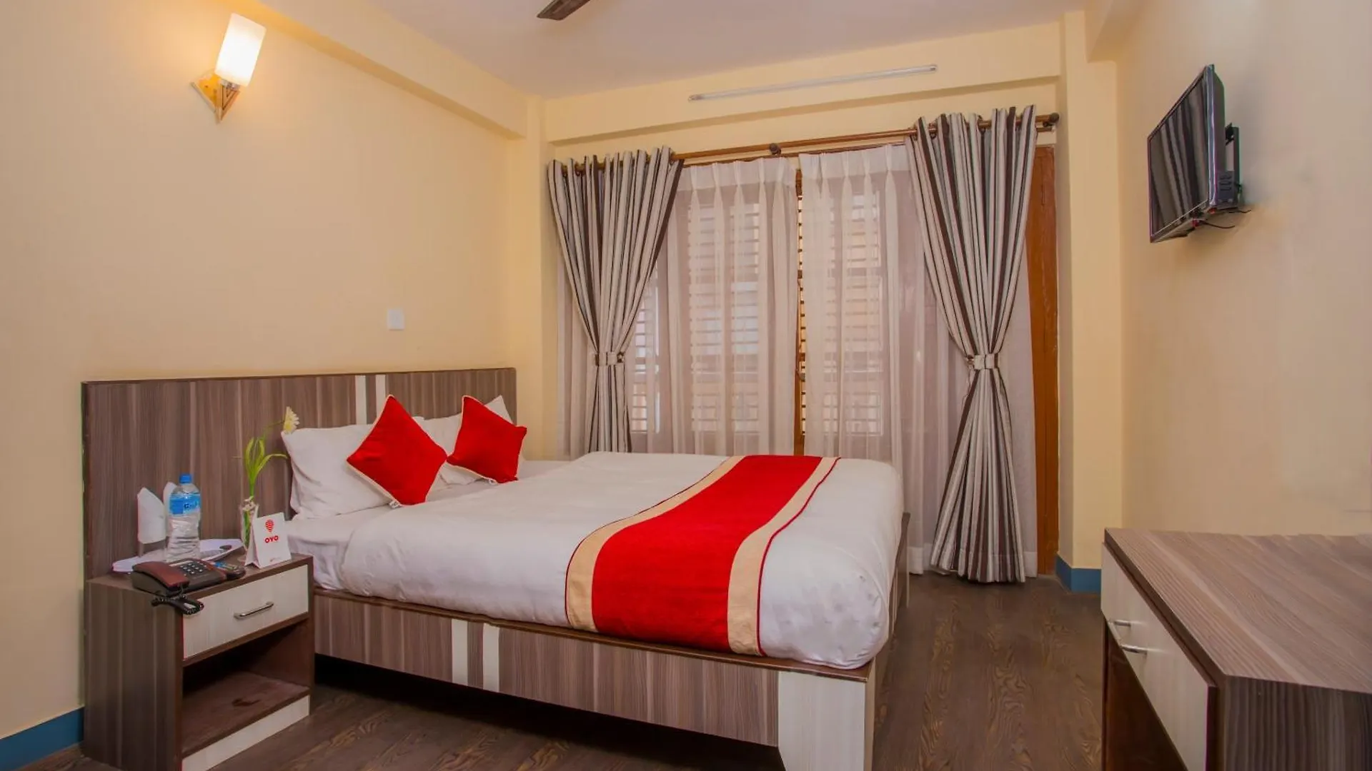 **  Oyo 297 Hotel Aayam Kathmandu Nepal